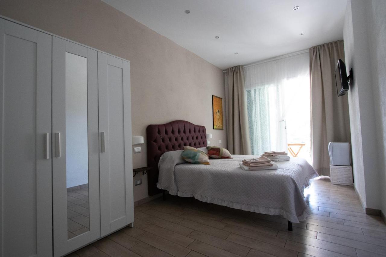 Un Posto Al Sole Bed and Breakfast Molino Nuovo  Buitenkant foto